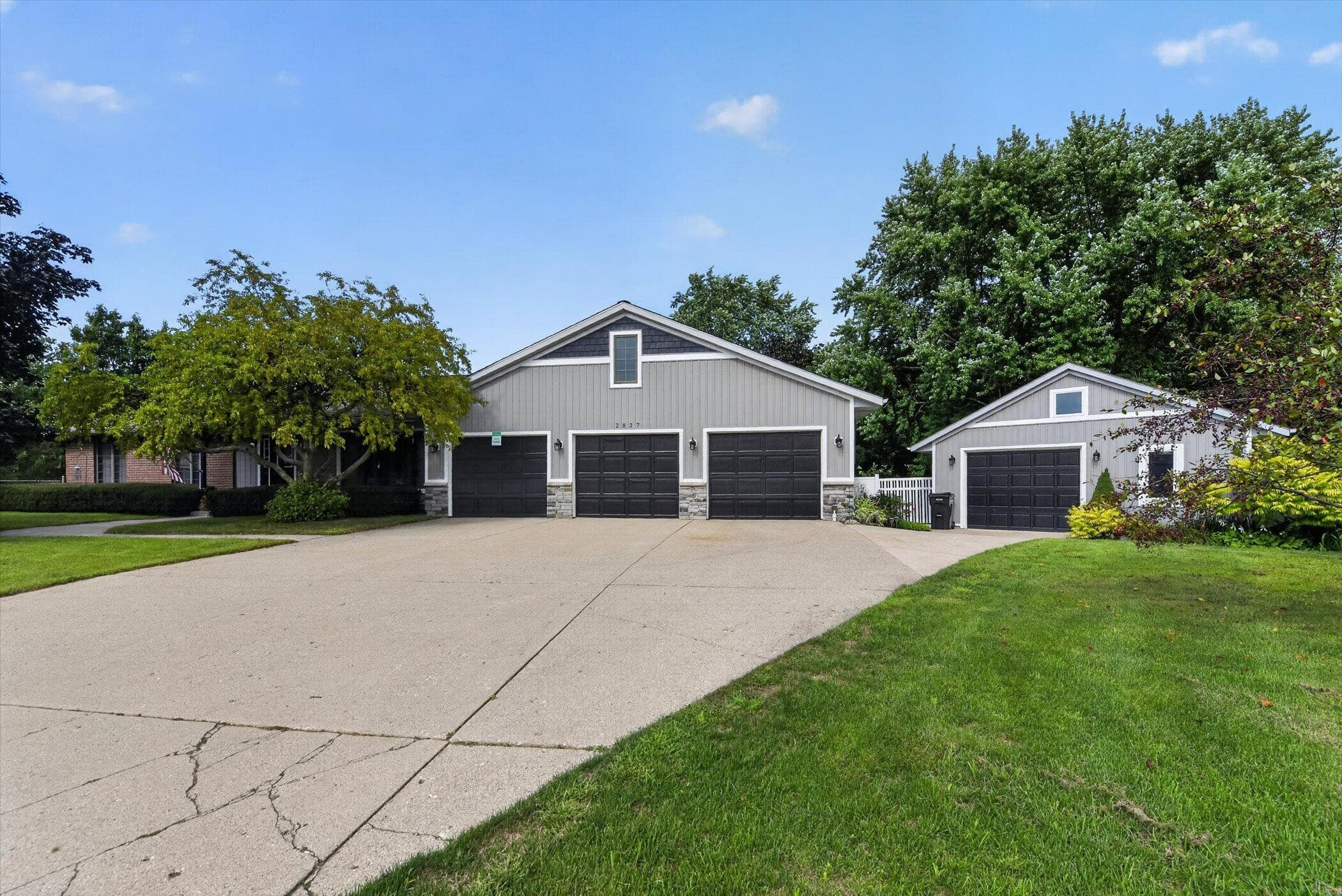 2827 Florence Drive Sw, Wyoming, MI, 49418